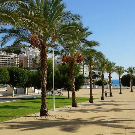 Elegance Overlooking The Pool Apartamento Benidorm